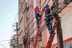 Prefeitura concluiu retirada de toneladas de fios no Centro e amplia ação para Parque Ribeirão Preto