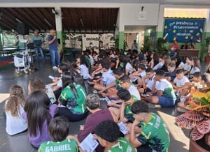 Alunos da Vergínio Melloni assistem espetáculo musical que celebra história de Viterbo