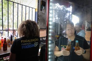 Estado intensifica ações após contaminação por metanol; nove locais foram lacrados e 24 presos em 2025