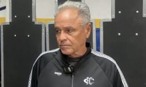 Comercial confirma renovação de Roberval Davino e mira Série A4 com base do elenco atual