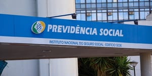 Aposentados viram alvo de ofertas e fraudes após liberação do INSS, alertam especialistas