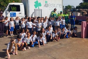 Alunos da EMEI Hilda Mandarino visitam Ecoponto e aprendem sobre descarte correto em Ribeirão Preto