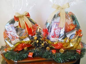 Prefeitura propõe 10 mil cestas de Natal para servidores sem faltas e gera disputa sobre aposentados