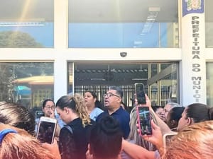 Funcionários de Limpeza de Creches em Araraquara Entram em Greve por Salários Atrasados