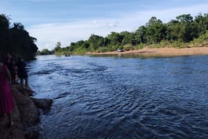 Bombeiros retomam buscas por jovem desaparecido após mergulho no Rio Pardo