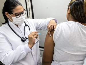 Vacinação contra HPV em Ribeirão Preto é ampliada para adolescentes até junho de 2026