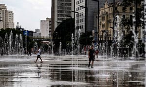 Inmet mantém alerta vermelho para onda de calor que deve durar até 29 de dezembro; especialistas lembram riscos à saúde