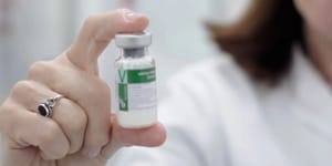 Anvisa registra vacina do Butantan contra dengue; SUS deve começar aplicação em 2026