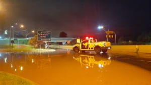 Chuva provoca quedas de árvores e bloqueios de vias em Ribeirão Preto durante o fim de semana