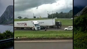 Homem é preso após dirigir na contramão e bater em carreta na Anhanguera, em Ribeirão Preto