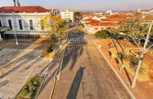 Trecho da Rua Dom Bosco em Batatais passou a operar em mão única