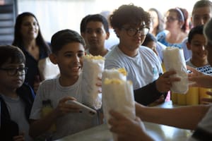 Ribeirão Preto retoma projeto escolar de exibição de filmes com 19 mil alunos previstos para 2026