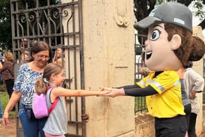 RP Mobi realiza panfletagem educativa na Escola Dona Sinhá e alcança 145 pessoas