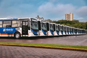 Ribeirão Preto opera frota 100% climatizada após chegada de 20 novos ônibus