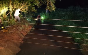 Menina de 2 anos morre afogada após família parar para desatolar carro na zona rural de Bebedouro