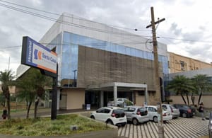 Pacientes enfrentaram espera por dias em hospitais de Ribeirão Preto enquanto urgência da Beneficência seguia suspensa