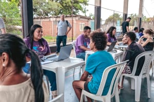 Prefeitura leva serviços do CadÚnico e orientações profissionais ao bairro Adelino Simioni