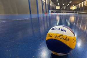 Ribeirão Preto inicia aulas de vôlei sentado para incentivar inclusão esportiva