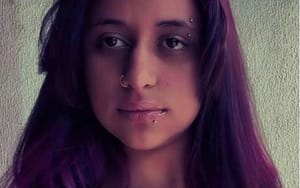 Adolescente de 15 anos morre após moto colidir contra guard rail no centro de Franca