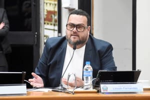 Comissão mantém investigação sobre vereador por suspeita de 'rachadinha' e convoca oitivas para dia 31