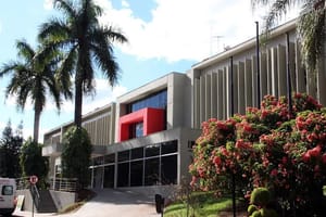 Hemocentro de Ribeirão Preto abre inscrições para cadastro de reserva de Assistente de Laboratório Jr.