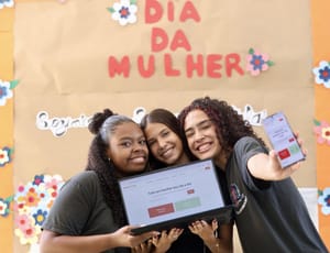 Estudantes de Dumont criam site-disfarce para denúncias de violência doméstica