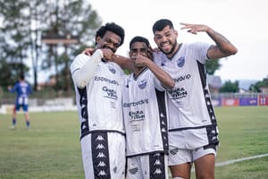 Comercial vence Nacional em reestreia de Pinho e respira na luta contra o rebaixamento