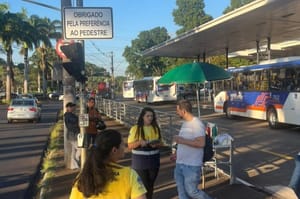 Ação educativa no Terminal Dra. Evangelina aborda cruzamentos e alcança 214 pessoas