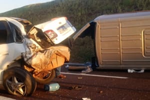 Colisão entre van e carro deixa 11 feridos próximo ao Anel Viário Sul em Ribeirão Preto