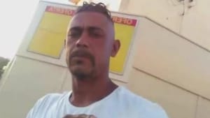 Homem é morto a facadas pelo pai em casa no Parque dos Limas, em Franca