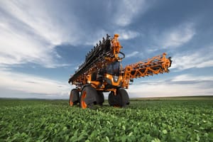 Setor de máquinas agrícolas chega à Agrishow pressionado por câmbio, juros e custos