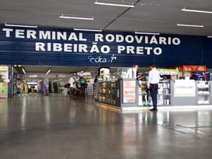 Terminal de Ribeirão Preto espera pico de passageiros para o feriado de 1º de maio