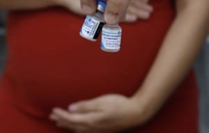 Brasil alcança 1 milhão de gestantes vacinadas contra VSR; internações em crianças caem pela metade