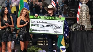 Com 20 anos, americano vence PBR e dedica título ao pai nascido em Olímpia