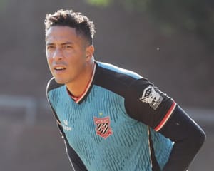 Comercial confirma goleiro que defendeu pênalti de Neymar