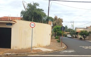 Rua do Jardim Roberto Benedetti adota sentido único para melhorar trânsito e segurança
