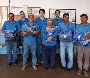 SAEMAS entrega novos uniformes a funcionários do setor operacional