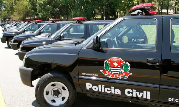 Polícia de SP cumpre mandados de prisão de torcedores do Palmeiras