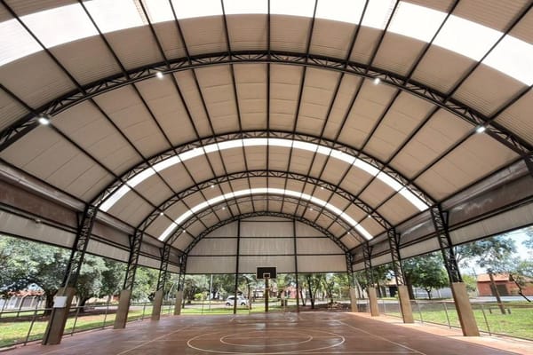 Quadra da Zona Norte de Ribeirão Preto é reformada e passa a funcionar também à noite