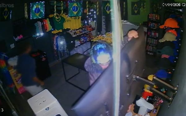 Quadrilha arromba loja no City Ribeirão e leva cerca de R$ 60 mil em mercadorias